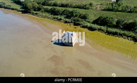 Foto aerea della casa allagata il fiume Loira, Coueron Foto Stock