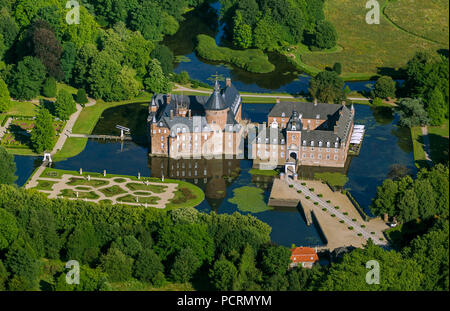 Castello d'acqua Anholt in proprietà privata dei principi di Salm-Salm, Anholt castello, Anholt, vista aerea di Isselburg, Basso Reno Foto Stock