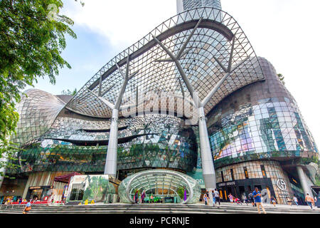 Accesso alla stazione MRT di fronte lo Ion Orchard shopping center, Orchard Road, architettura moderna, zona centrale, il quartiere centrale degli affari, Singapore, Asia, Singapore Foto Stock