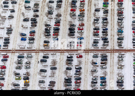 Vista aerea, neve spazio parcheggio presso l'Alta Corte Regionale Hamm, OLG parcheggio, neve, Hamm, la zona della Ruhr, Renania settentrionale-Vestfalia, Germania, Europa Foto Stock