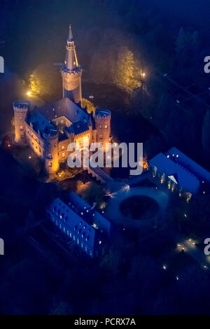 Vista aerea, Bedburg-Hau, Basso Reno, neo-gotico del castello, historicizing stile Tudor, moated il castello Castello Moyland, moated castle, Bedburg-Hau, Renania settentrionale-Vestfalia, Germania, Europa Foto Stock