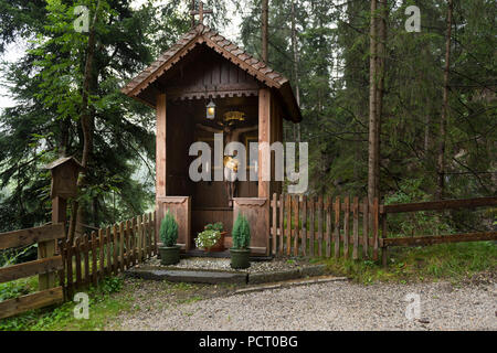 Austria, Valle Alpbach, edicola, Stazioni della Croce a Reith im Alpbachtal. Foto Stock