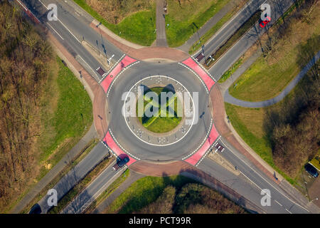 Foto aerea, rotonda con hedge nel mezzo, rosso piste ciclabili, Grünstraße Auedamm, Wesel, Basso Reno Foto Stock