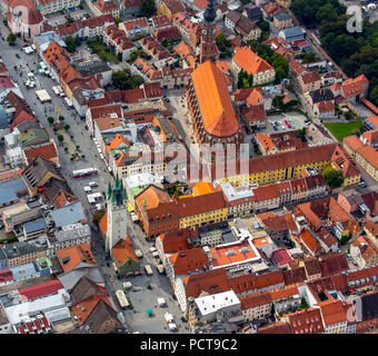 Basilica di San Giacomo, sala gotica chiesa, torre di città a Theresienplatz Square, Straubing, Est Baviera, Baviera, Germania, Europa Foto Stock