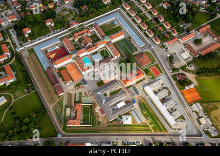 JVA Straubing prigione, attuazione di una punizione (Strafvollzug) in Baviera, Straubing prigione con cortile e piscina, Straubing, Baviera orientale, Baviera, Germania, Europa Foto Stock
