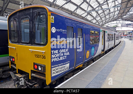 Nord del convoglio ferroviario, DMU, Stazione ferroviaria di Lime Street, Liverpool, Merseyside North West England, Regno Unito Foto Stock