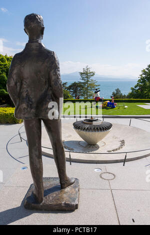 Piazza di fronte al Museo Olimpico di 'le Musée Olympique", Quai d'Ouchy, Losanna, nel cantone di Vaud, Svizzera Occidentale, Svizzera Foto Stock