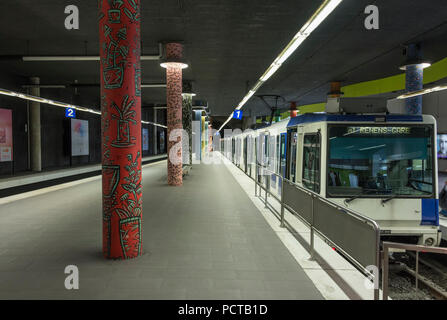 Metro a Renens stazione ferroviaria, Losanna, nel cantone di Vaud, Svizzera Occidentale, Svizzera Foto Stock