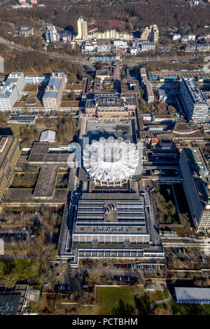 Ruhr-Universität Bochum sfregare sul Ruhrhöhen con Audi-Max nel centro di Bochum, la zona della Ruhr, Nord Reno-Westfalia, Germania Foto Stock