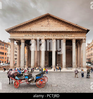 Il Pantheon, Piazza della Rotonda, Roma, lazio, Italy Foto Stock