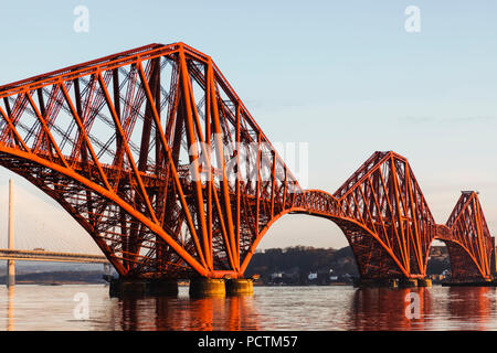 Gran Bretagna, Scozia, Edimburgo, South Queensferry, il Forth Bridge Foto Stock