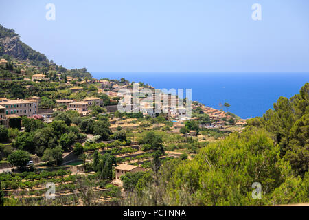 Banyalbufar cittadina sulla costa ovest di Maiorca, SPAGNA Foto Stock