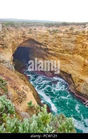 Blowhole a Loch Ard Gorge, Great Ocean Road, Parco Nazionale di Port Campbell, Victoria, Australia, Oceania Foto Stock