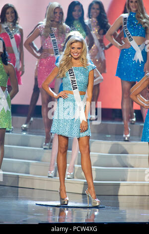 DORAL, FL - gennaio 25: Tegan Martin, Miss Australia 2014 sul palco della 63a edizione annuale di Miss Universo Pageant al Trump National Doral on gennaio 25, 2015 in Doral, Florida. Persone: Tegan Martin, Miss Australia Foto Stock