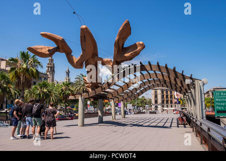 Il gigante gamberetti, aragosta statua era originariamente parte del decor al Gambrinus ristorante di pesce e frutti di mare. Il 10m lungo la scultura in fibra di vetro è stato progettato un Foto Stock