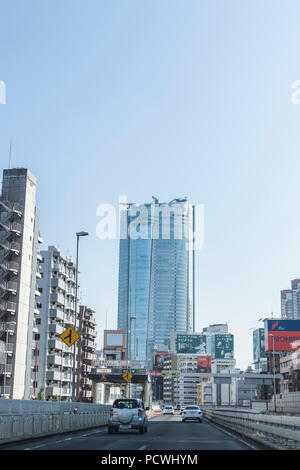 Roppongi Hills vista da Shuto Expressway Route 3 ( Shibuya Route ), Minato-Ku, Tokyo, Giappone Foto Stock