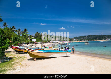 UNAWATUNA, SRI LANKA-GEN 4, 2017:splendida spiaggia di sabbia di Unawatuna il Jan 4, 2107 in Sri Lanka. Foto Stock