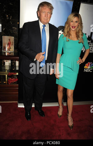 NEW YORK, NY - febbraio 03: Donald Trump, Brandi Glanville assiste il 'celebrità Apprendista' Red Carpet evento al Trump Tower il 3 febbraio 2015 nella città di New York. Persone: Donald Trump, Brandi Glanville Foto Stock