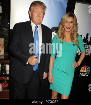 NEW YORK, NY - febbraio 03: Donald Trump, Brandi Glanville assiste il 'celebrità Apprendista' Red Carpet evento al Trump Tower il 3 febbraio 2015 nella città di New York. Persone: Donald Trump, Brandi Glanville Foto Stock