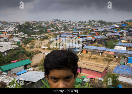 Dacca in Bangladesh. 2 agosto, 2018. COX'S BAZAR, BANGLADESH - agosto 04 : vista di un rohingya Refugee Camp In Cox bazar, Bangladesh il 04 agosto 2018. Credito: Zakir Hossain Chowdhury/ZUMA filo/Alamy Live News Foto Stock