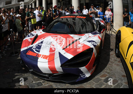 Londra, UK, 4 agosto 2018. Gumball Rally 3000 2018: un centinaio di supercars display in Covent garden il 4 agosto 2018, Londra, Regno Unito. Credito: Picture Capital/Alamy Live News Foto Stock