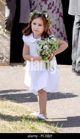 Frensham, UK, 4 agosto 2018. bridemaids nozze di Charlie Van Straubenzee e Daisy Jenks presso la Santa Maria la Vergine a Frensham, il Agosto 04, 2018 foto : Albert Nieboer/ Paesi Bassi OUT/point de vue OUT | Foto Stock