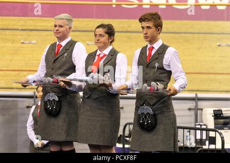 Glasgow, Regno Unito. 04 Ago, 2018. Premiazione in kilt durante il ciclismo su pista Campionati Europei Glasgow 2018, a Sir Chris Hoy Velodromo, a Glasgow in Gran Bretagna, il giorno 3, il 4 agosto 2018 - Photo Laurent lairys / DPPI Credito: Laurent Lairys/Agence Locevaphotos/Alamy Live News Foto Stock