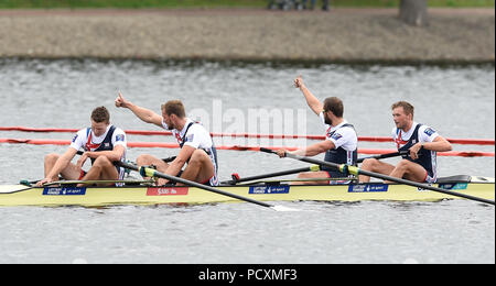 Gran Bretagna James Johnston, Adam Neil, Jacob Dawson e Thomas Ford dopo la finitura secondo negli uomini quattro un finale durante il giorno tre del 2018 Campionati Europei a Strathclyde Country Park, North Lanarkshire. Foto Stock