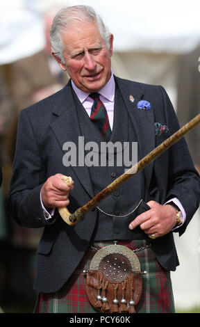 Il Principe di Galles, conosciuto come il Duca di Rothesay in Scozia, frequenta il Mey Highland & Cultural Games al John o'Groats Showground a Caithness. Foto Stock