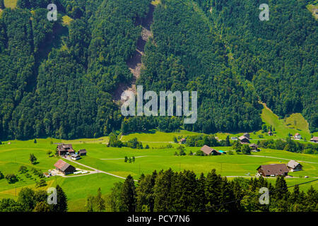 Vista in elevazione su Engelbergertal, Wolfenschiessen, Swotzerland. Foto Stock