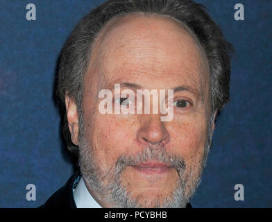 NEW YORK, NY - febbraio 15: Billy Crystal assiste la BN quarantesimo anniversario del Rockefeller Plaza il 15 febbraio 2015 nella città di New York. Persone: Billy Crystal Foto Stock