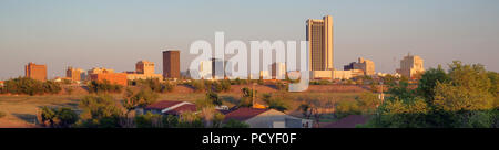 Una lunga e panoramica vista del nord Texas città area metropolitana di Amarillo Foto Stock