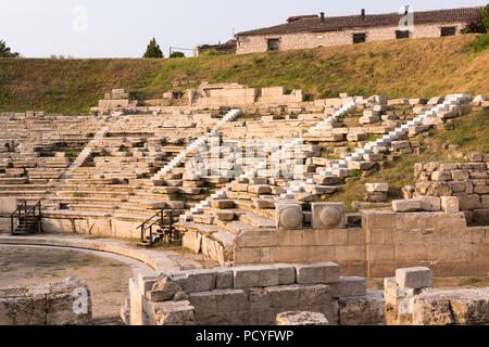Il magnifico primo Teatro Antico di Larissa è stato costruito nel 3rd ° secolo AC ai piedi meridionali della collina di acropoli. Grecia Foto Stock