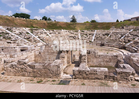 Il magnifico primo Teatro Antico di Larissa è stato costruito nel 3rd ° secolo AC ai piedi meridionali della collina di acropoli. Grecia Foto Stock