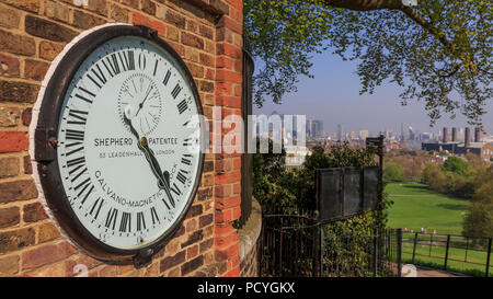 Il pastore porta orologio, un insolito 24-hour orologio analogico, installato presso il Royal Observatory, è stato visualizzazione GMT al pubblico dal 1852 Foto Stock