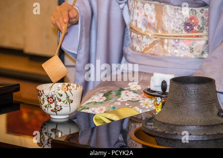 Tradizionale cerimonia del tè giapponese. Foto Stock