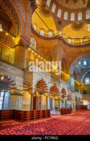 La Moschea Blu interno, Sultan Ahmed moschea, Sito Patrimonio Mondiale dell'UNESCO, Istanbul, Turchia Foto Stock