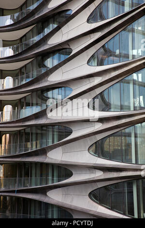 NEW YORK, Stati Uniti - Agosto 31, 2018: Dettaglio di 520 West 28th Street edificio a Chelsea, New York City. Questo 11 piani edificio residenziale è stato Foto Stock