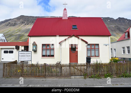 La Chiesa cattolica, Isafjordur, Islanda. Luglio, 2018 Foto Stock