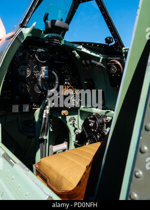 Cockpit del Supermarine Spitfire MKIX TD314 St George, Headcorn, Kent REGNO UNITO Foto Stock