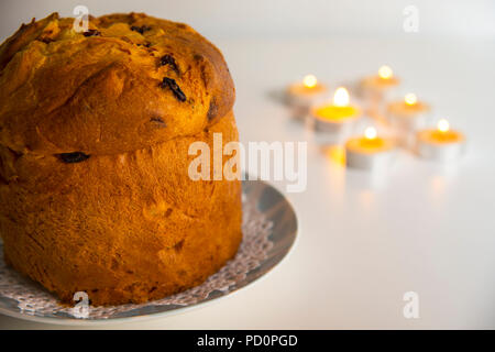 Il Panettone, italiano tradizionale torta di Natale. Foto Stock