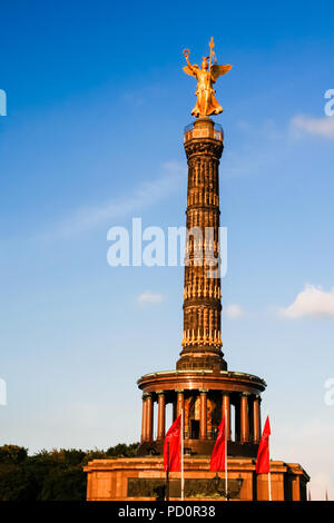 La Colonna della Vittoria e il monumento a Berlino, Germania, nel 2007 prima del rinnovamento Foto Stock