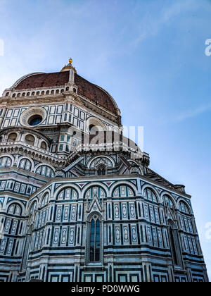 La cupola fu progettata da Brunelleschi. È la più grande cupola del mondo e resta ancora la più grande cupola in muratura mai costruito. Foto Stock