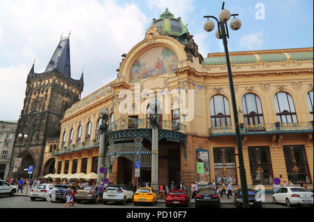 Giugno 11, 2018 - Praga, Repubblica Ceca: edificio art nouveau, Casa Municipale, teatro e opera house presso la Piazza della Repubblica a Praga, Repubblica Ceca Foto Stock