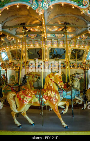 Managerie Dentzel Carousel, Glen Echo Park, il MacArthur Boulevard, Glen Echo, Maryland Foto Stock