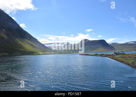 Sulle colline vicino a Isafjordur, Islanda. Luglio 2018 Foto Stock