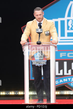 Il cantone, OH, Stati Uniti d'America. Il 4° agosto 2018. Brian Urlacher al 2018 Pro Football Hall of Fame cerimonia di induzione nel Cantone, Ohio il 4 agosto 2018. Credito: Mpi34/media/punzone Alamy Live News Foto Stock