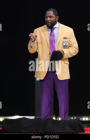 Il cantone, OH, Stati Uniti d'America. Il 4° agosto 2018. Ray Lewis presso il 2018 Pro Football Hall of Fame cerimonia di induzione nel Cantone, Ohio il 4 agosto 2018. Credito: Mpi34/media/punzone Alamy Live News Foto Stock