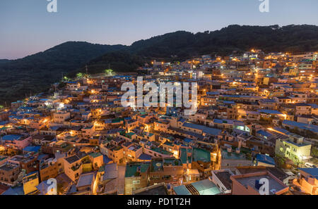 Vista panoramica della cultura Gamcheon villaggio situato nella città di Busan della Corea del Sud Foto Stock
