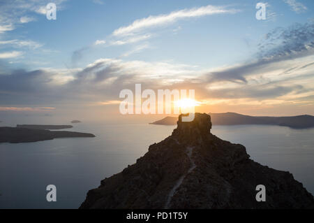 Vista mare tramonto a Imerovigli, Santorini, Grecia Foto Stock